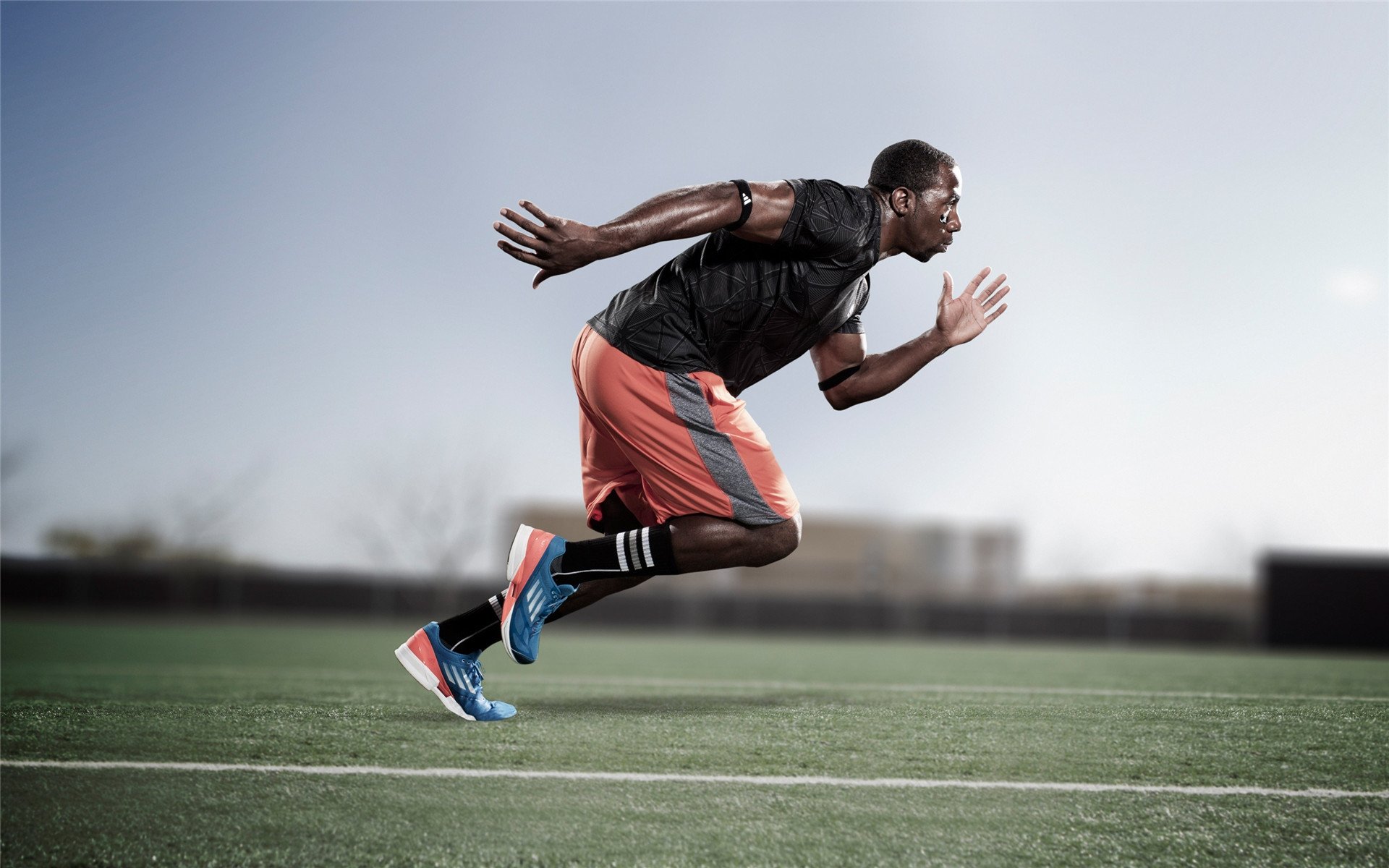 快攻战术与阵地进攻相结合，节奏掌控良好，快攻战术的特点