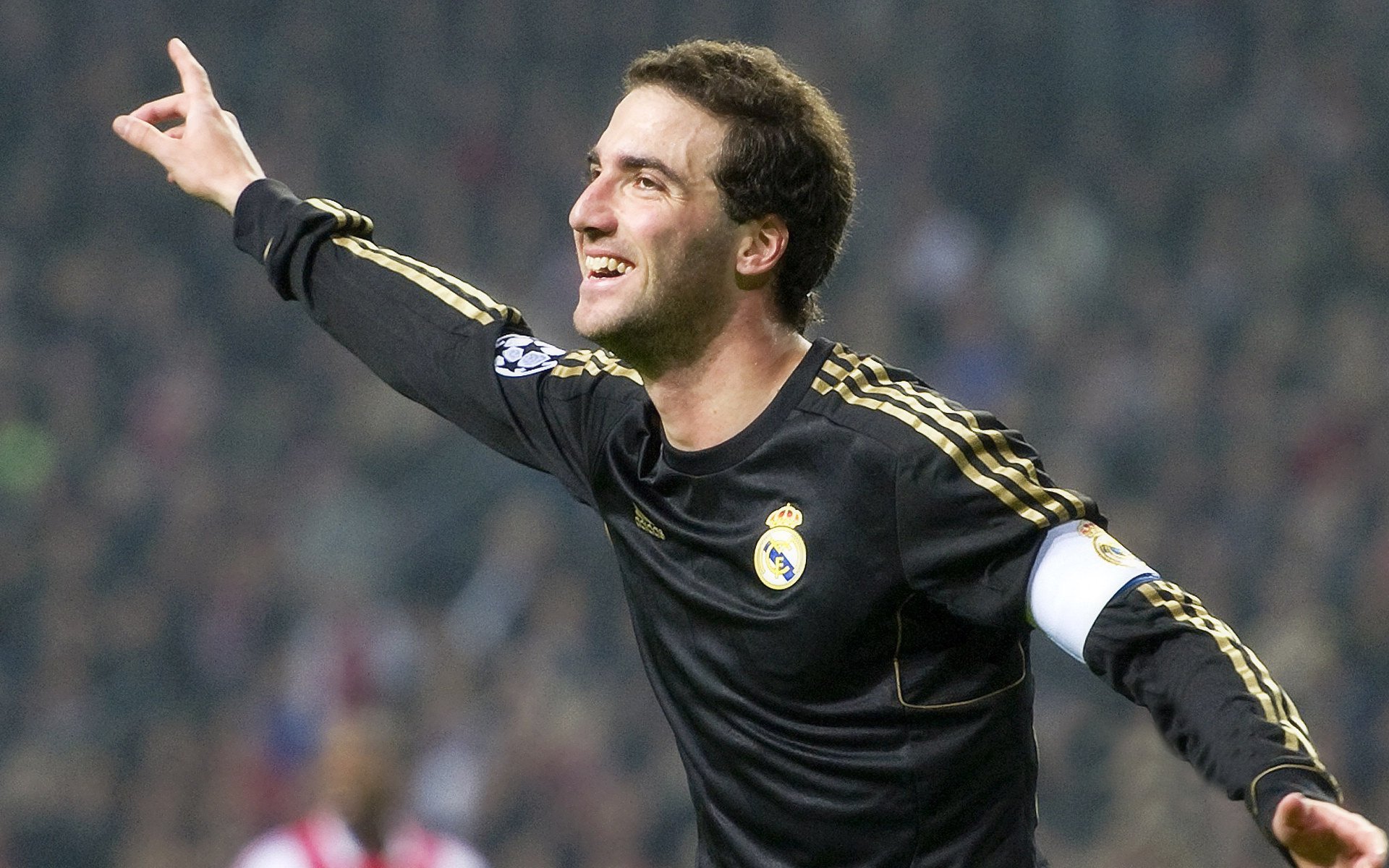 AYX体育官网-德甲火力全开：豪门进球如潮！，德甲intro